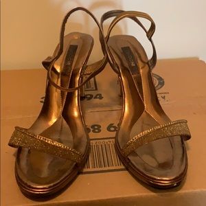 Mochi gold high heels 8.5